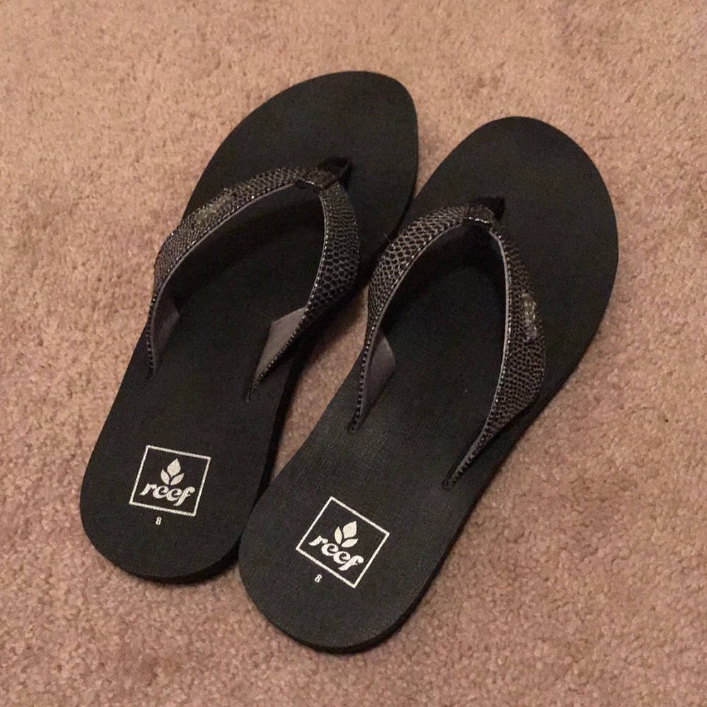 Like new Reef Women’s Flip Flops